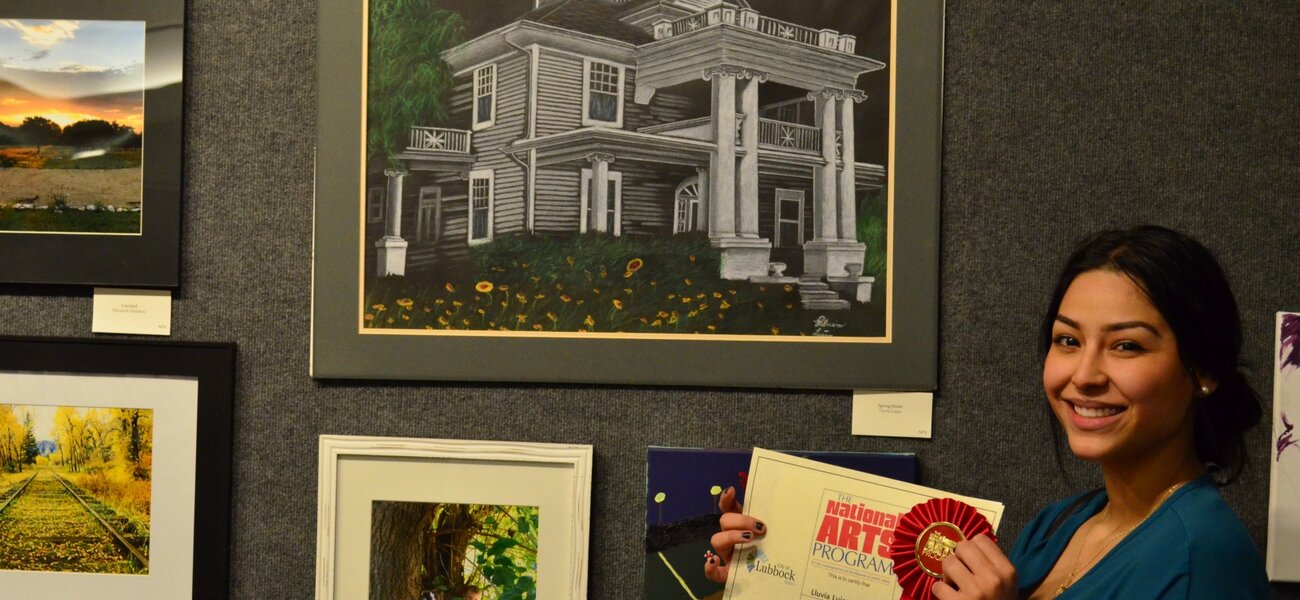 Judges in Lubbock, TX Take Pleasure in Viewing NAP Artworks 