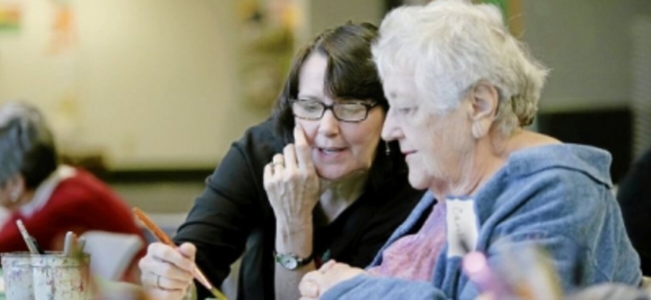 Alzheimer's group sees success with art therapy programs 