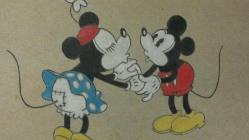 Classic Mickey Loves Minnie