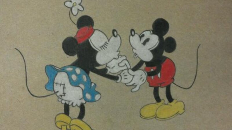 Classic Mickey Loves Minnie