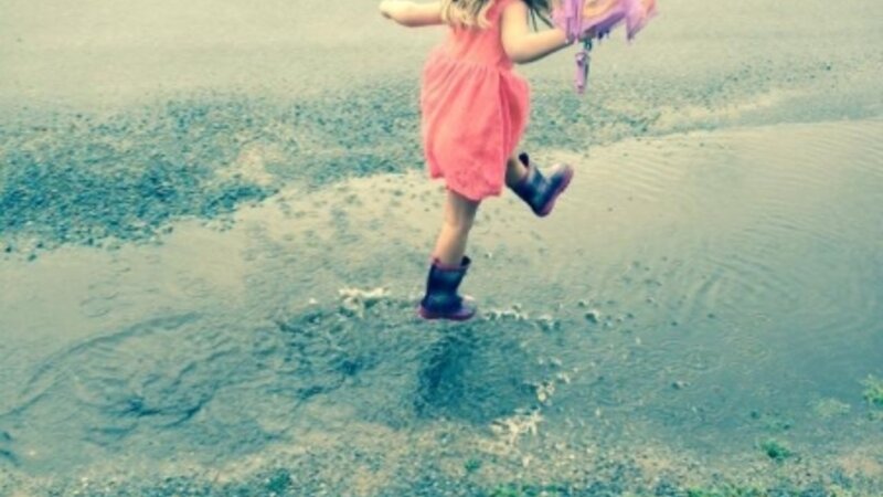 PUDDLE JUMPIN'