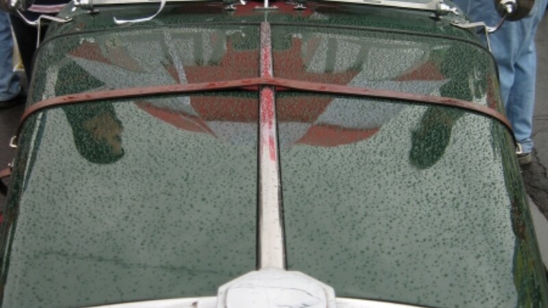MG TD with umbrella