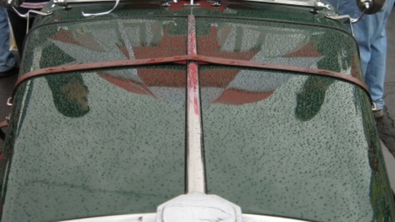 MG TD with umbrella