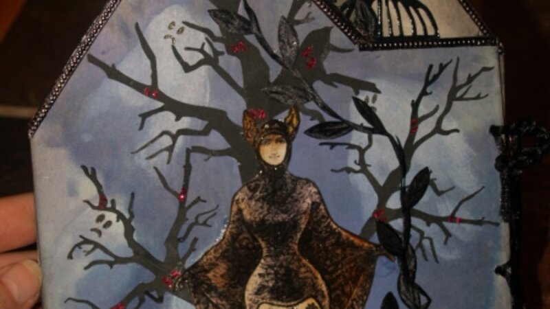 Creepy Manor Book back cover