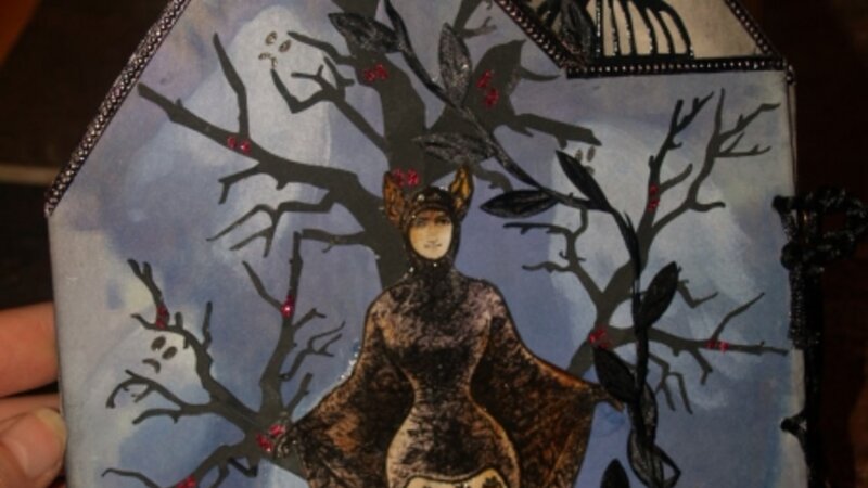 Creepy Manor Book back cover