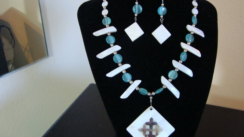 Mother of pearl Shell Jewelry Set