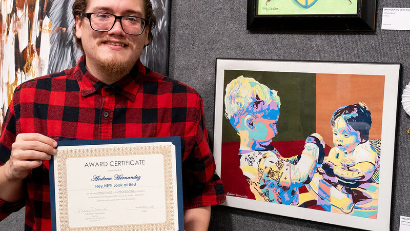 Hey! HEY! Look at this!