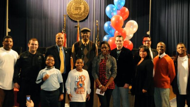 5th Annual Exhibit The Honorable C. Ray Nagin, Mayor with Winner at the 2009 Awards Reception