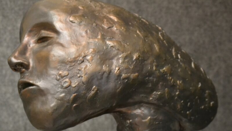 8th Annual Exhibit The Kiss