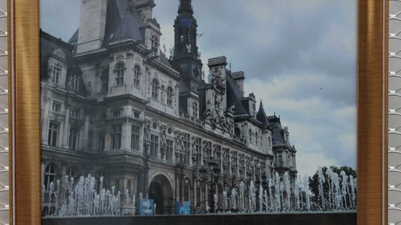 17th Annual Exhibit Hotel De Ville: Paris