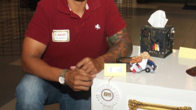5th Annual Exhibit Un Grito VIA