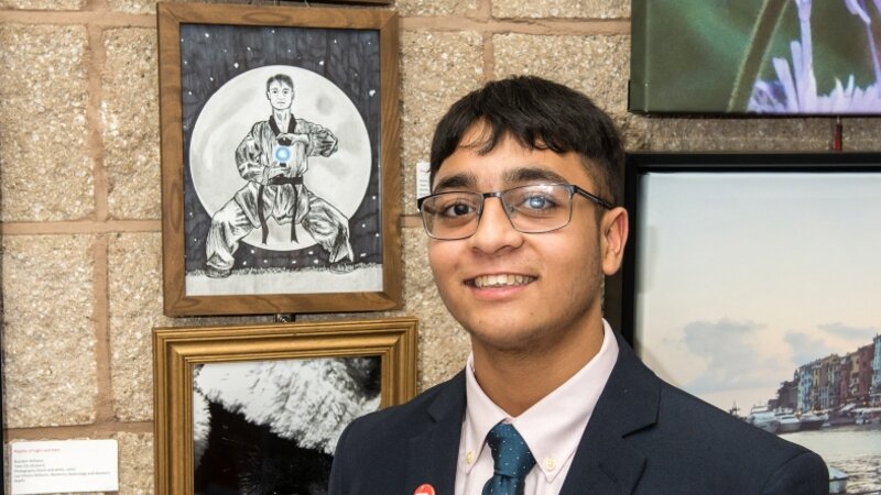 8th Annual Exhibit Heterochromia