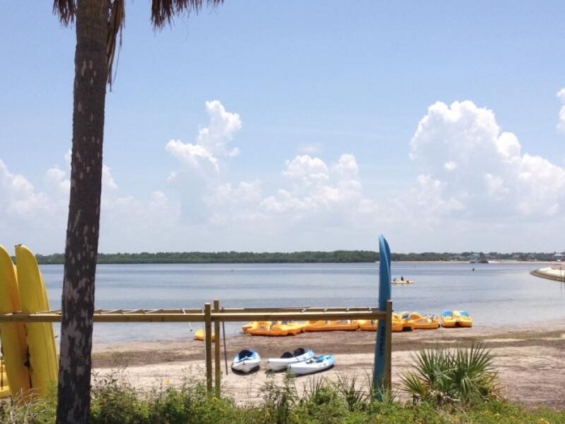 Canoe of yellow