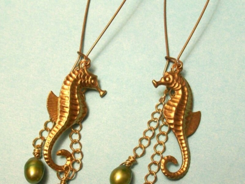 Seahorse earrings with freshwater pearls