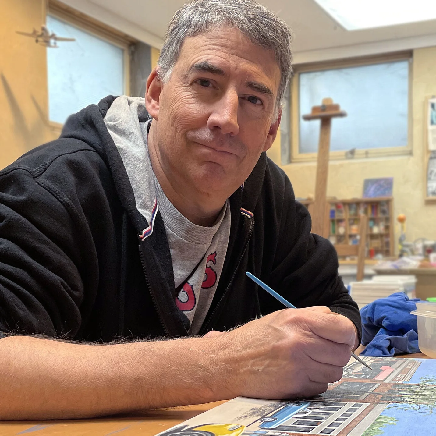 Photo of artist David Holmes at work