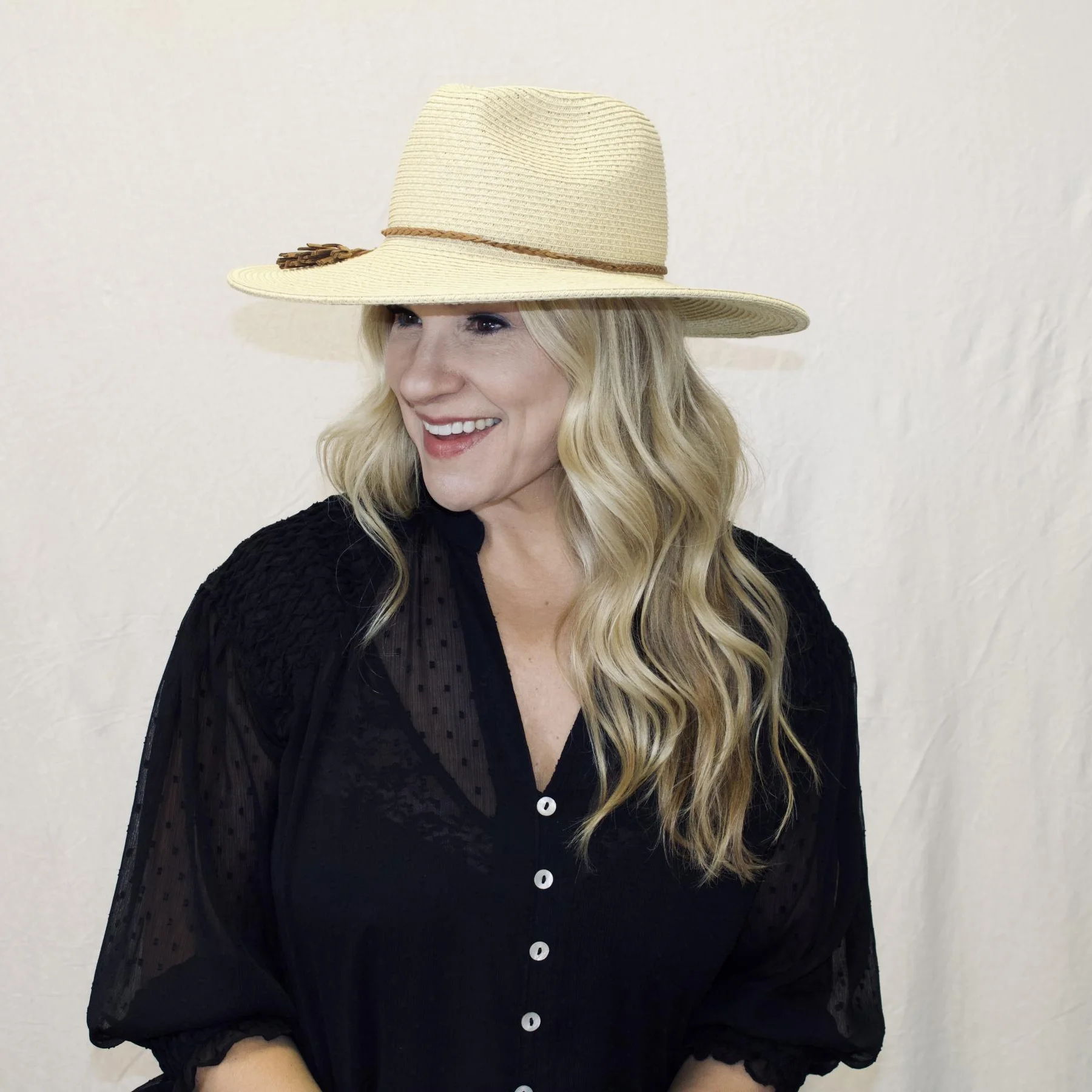 Anne Marie in her plein air hat