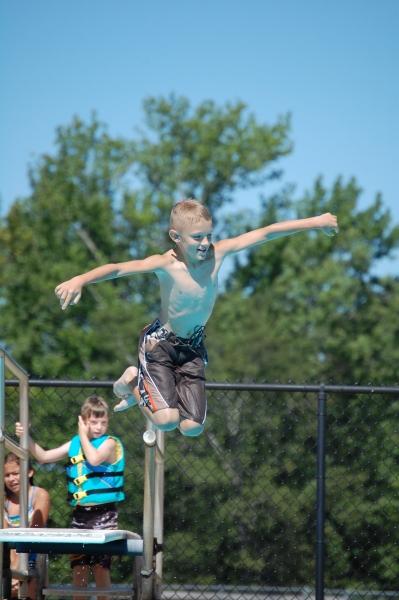 Kylen off diving board