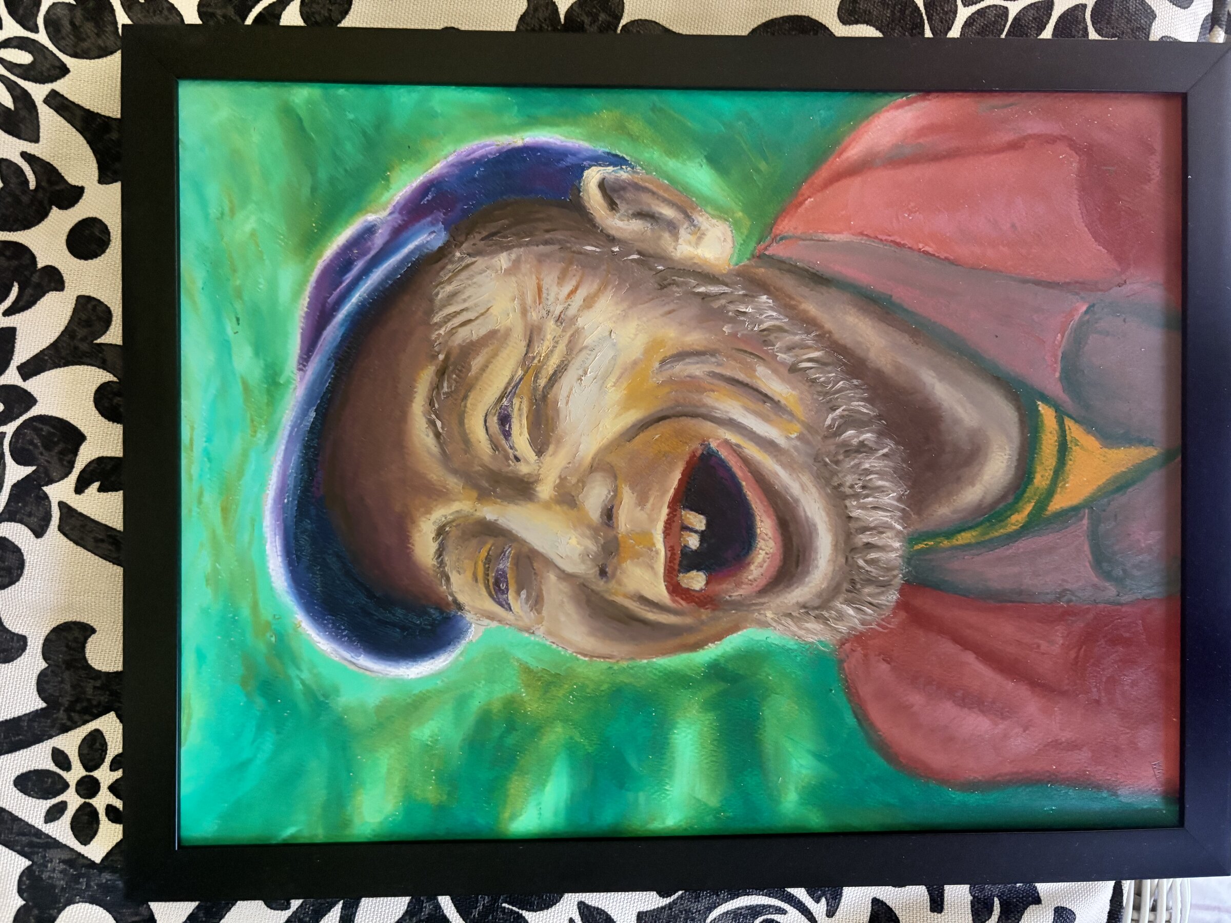 Chinese old man mouth open smile with three teeth 