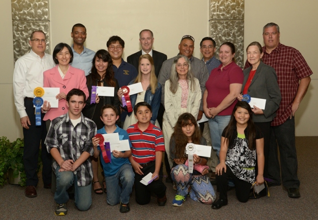 8th Annual Exhibit CEO of DFW Airport, Sean Donohue, was on-hand to congratulate this year's winners at the awards reception.